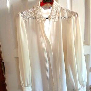 Claudia Barnes Elegant White Lace Collar Blouse Size 12